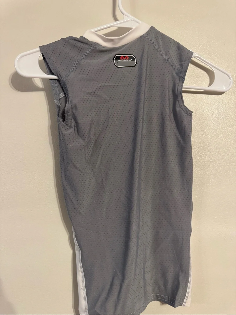 HEX Youth Sleeveless sternum shir